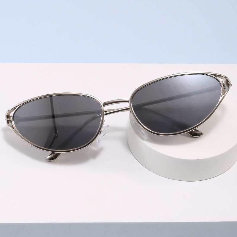 Trendige Cat-Eye Sonnenbrille mit Metallic Rahmen Brehn
