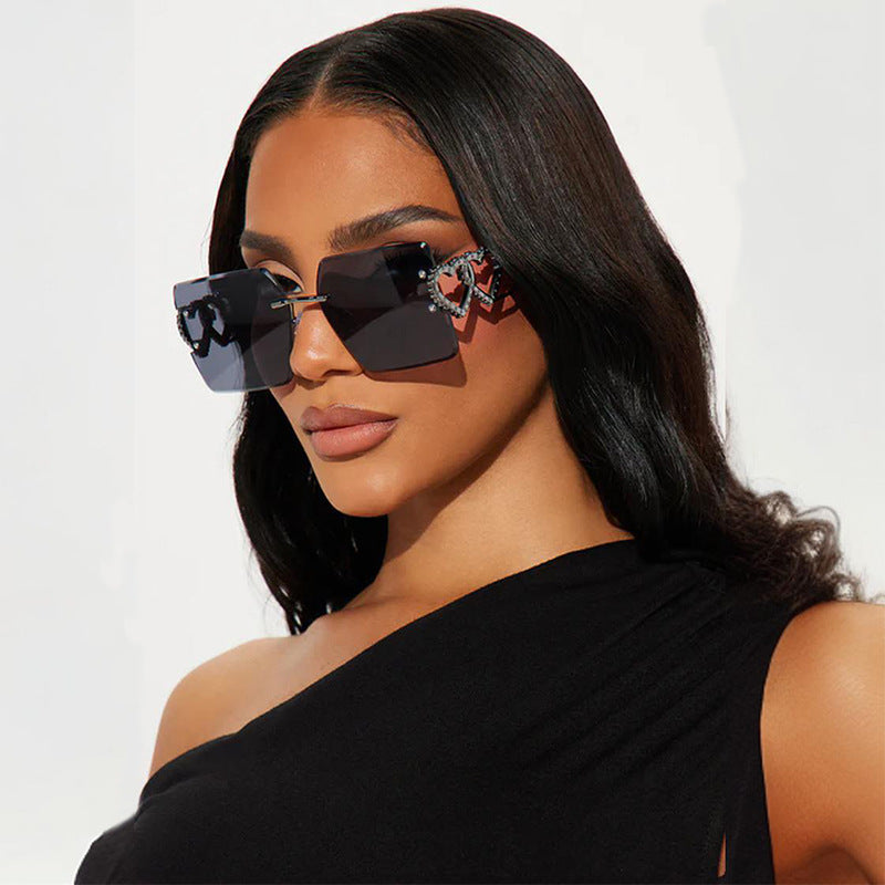 Damen modische Sonnenbrille mit trendigem Herz-Design Brehn
