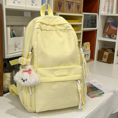 Stylischer Multi-Taschen Rucksack mit pelzigem Schlüsselanhänger Brehn