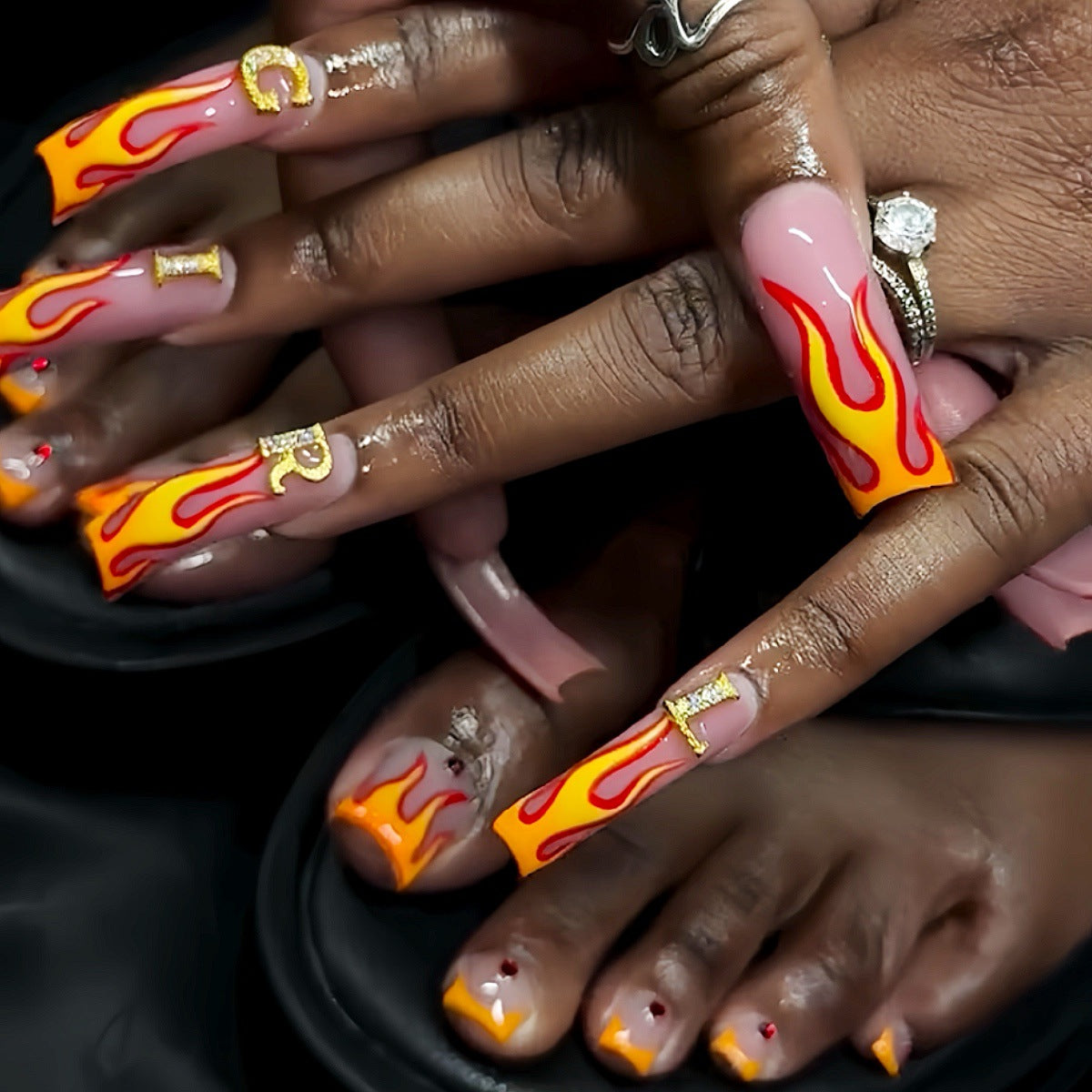 Flammenmuster Press-On Nagelkunst Brehn