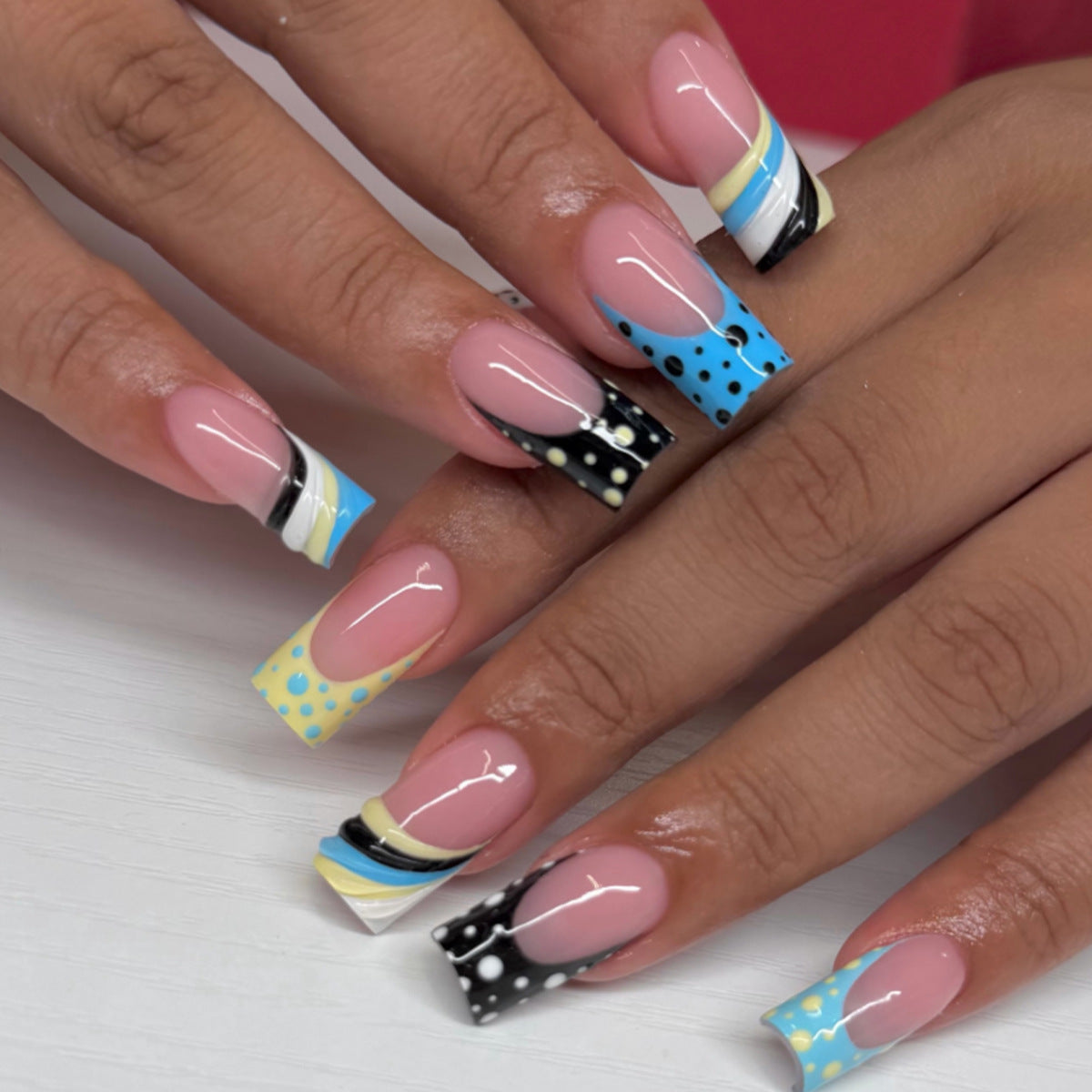Künstlerische Französische Tipp-Nagelverlängerungen Brehn