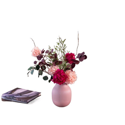 Charmante florale Blumenarrangement