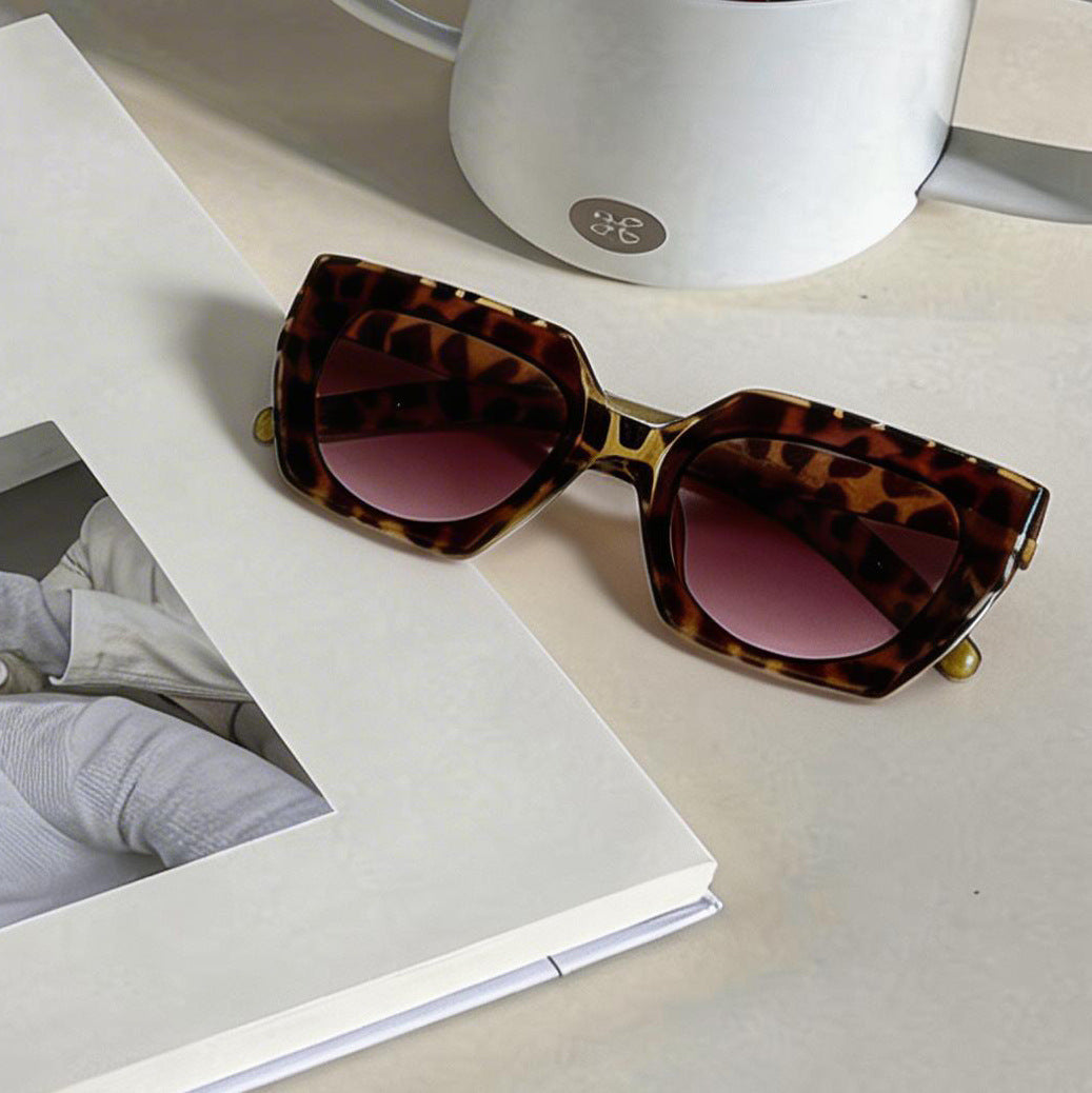 Damen großzügige quadratische Sonnenbrille mit stilvollem Design Brehn