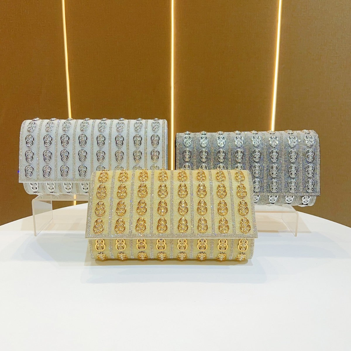 Dekorativer Strass-Clutch