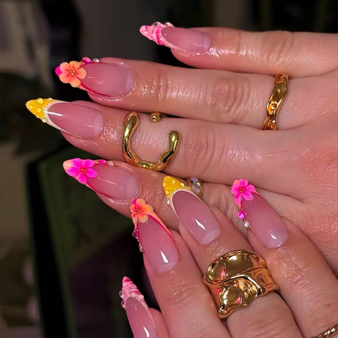 Künstlerisches florales Akzent Press-On Nagelset Brehn