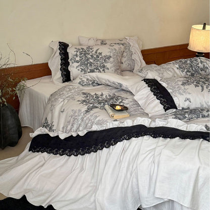 Bettwäsche‑Garnitur im Toile‑Vintage‑Stil mit Volant, Spitzenbordüre und Bettrock