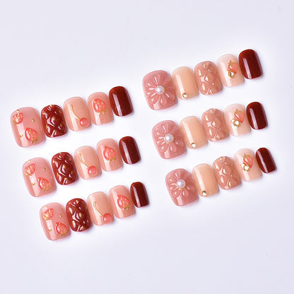 Erdbeer-inspirierte dekorative Press-On-Nagelkunst Set