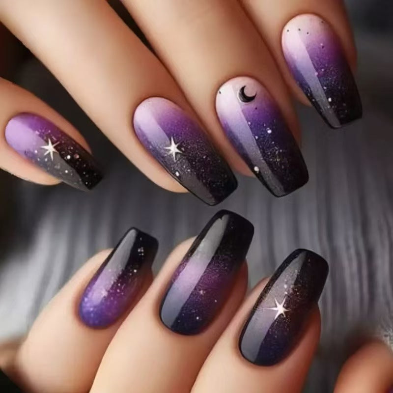 Glamouröse Kunstnägel mit Sternenhimmel-Design Brehn