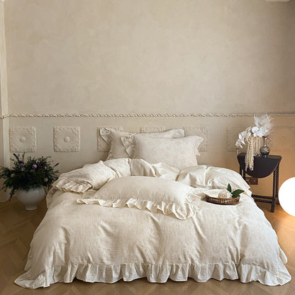 Naturlinien Rüsch Bettwäsche Ensemble mit Jacquard Matelassé Bettdeckenbezug & Rüschenkissenbezügen