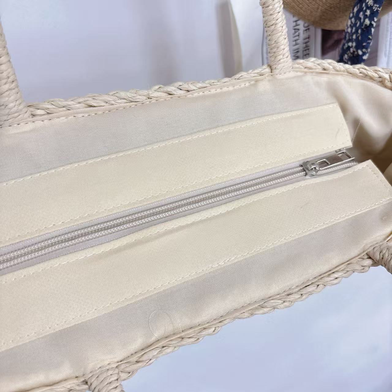 Geflochtene Strandtasche mit Luftiger Netzstruktur Brehn