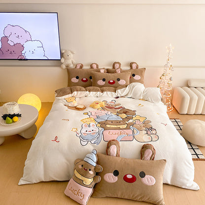 Flauschige Bettwäsche-Garnitur mit gesteppter Kuscheloberfläche, 3D-Teddy-Applikationen und wärmender Microfaserfüllung Brehn
