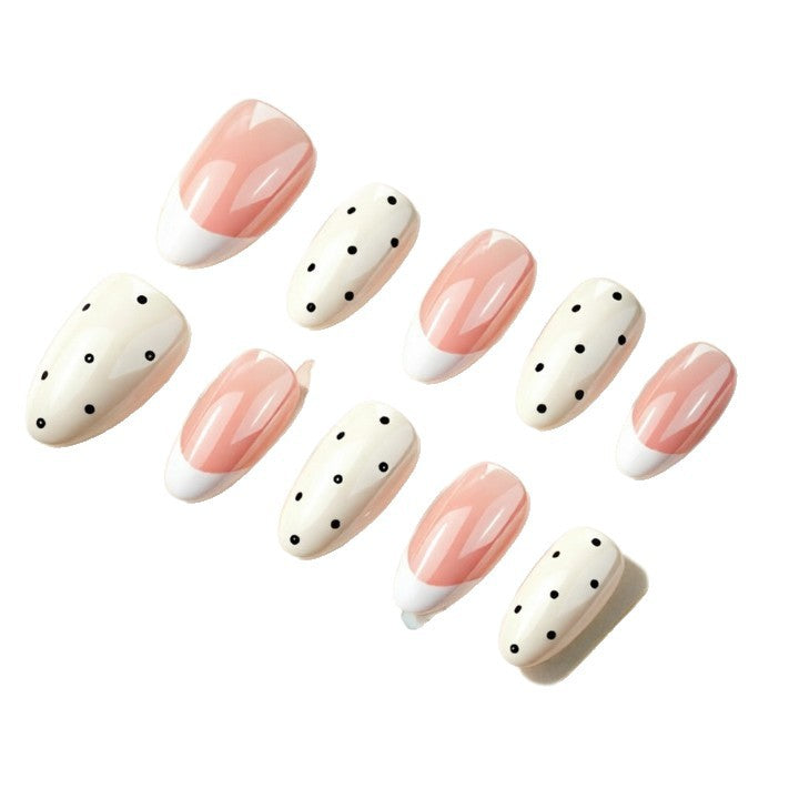 Kunstnägel mit Polka Dots Brehn