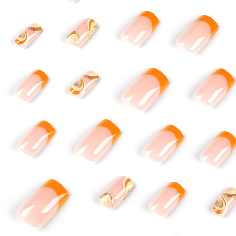 Kunstvolle Nagelkunst mit eleganten Design-Details Brehn