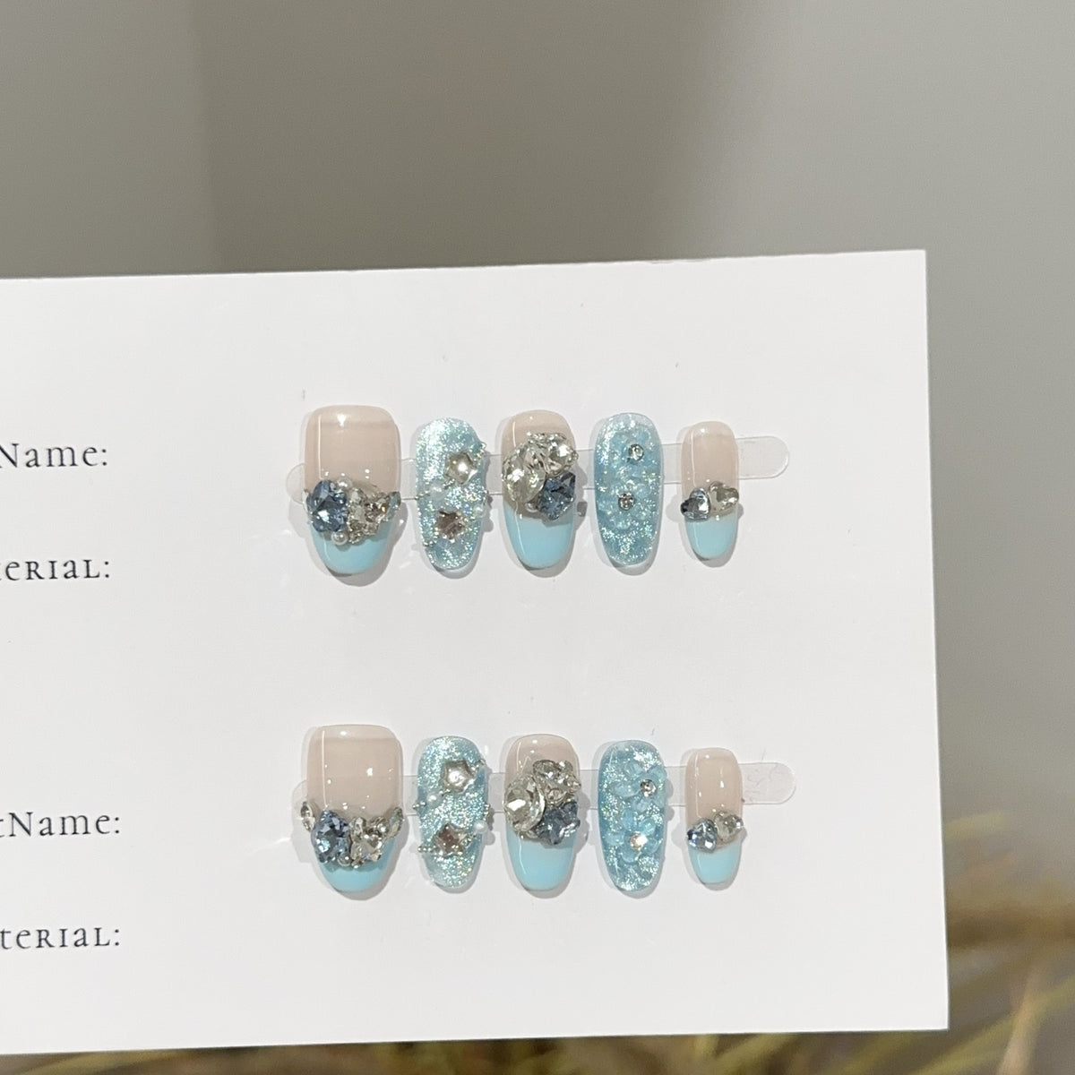 Stylisches Dekoratives Press-On-Nagelset