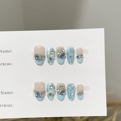 Stylisches Dekoratives Press-On-Nagelset