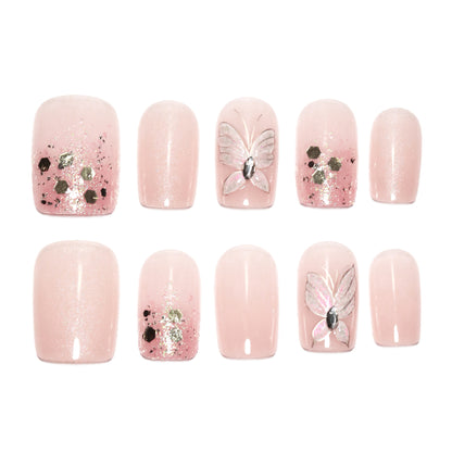 Kunstvolle Nagelkunst mit Schmetterlingsmotiven und Glitzerakzenten Brehn