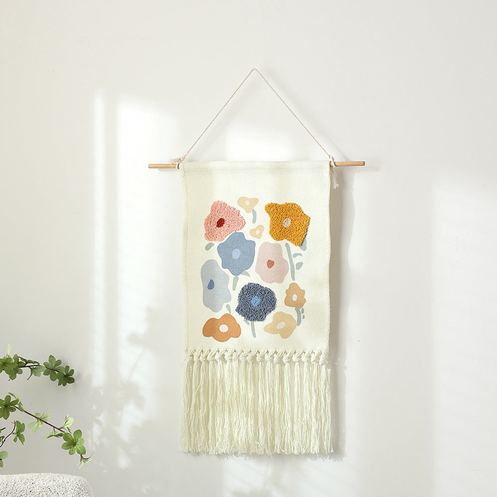 Wandbehang aus gewebter Baumwolle mit Punch-Needle Blumenrelief und Fransen Brehn