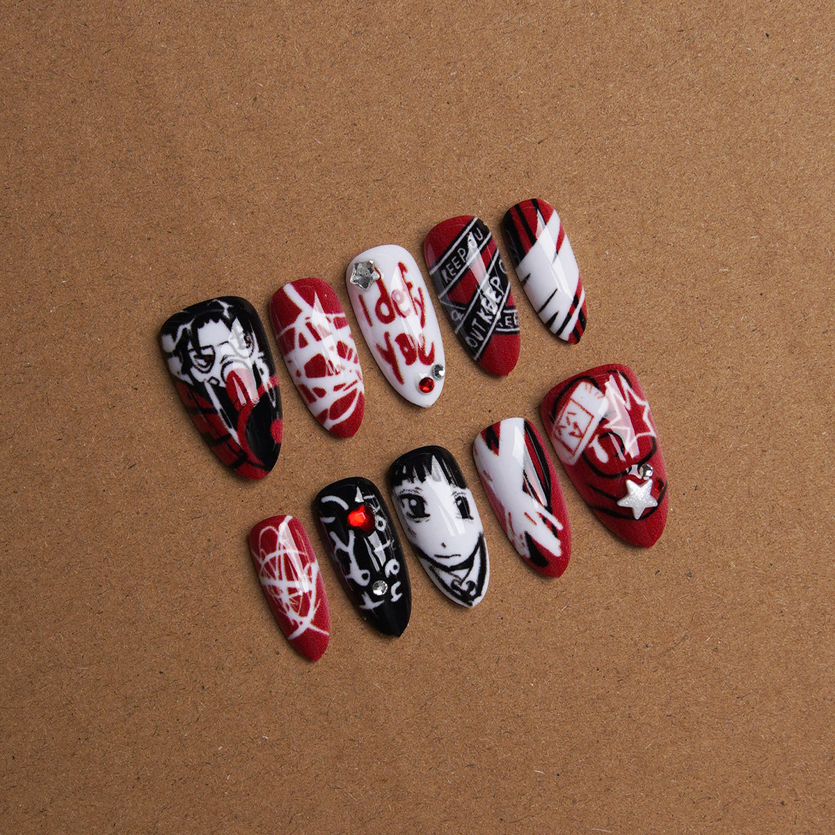 Kreatives Nagelkunst-Set mit einzigartigen Grafiken Brehn