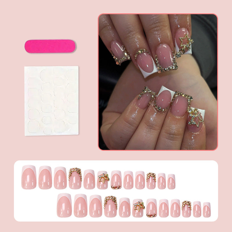 Kunstnagelset mit Glitzerakzenten und Festtagsdesign Brehn