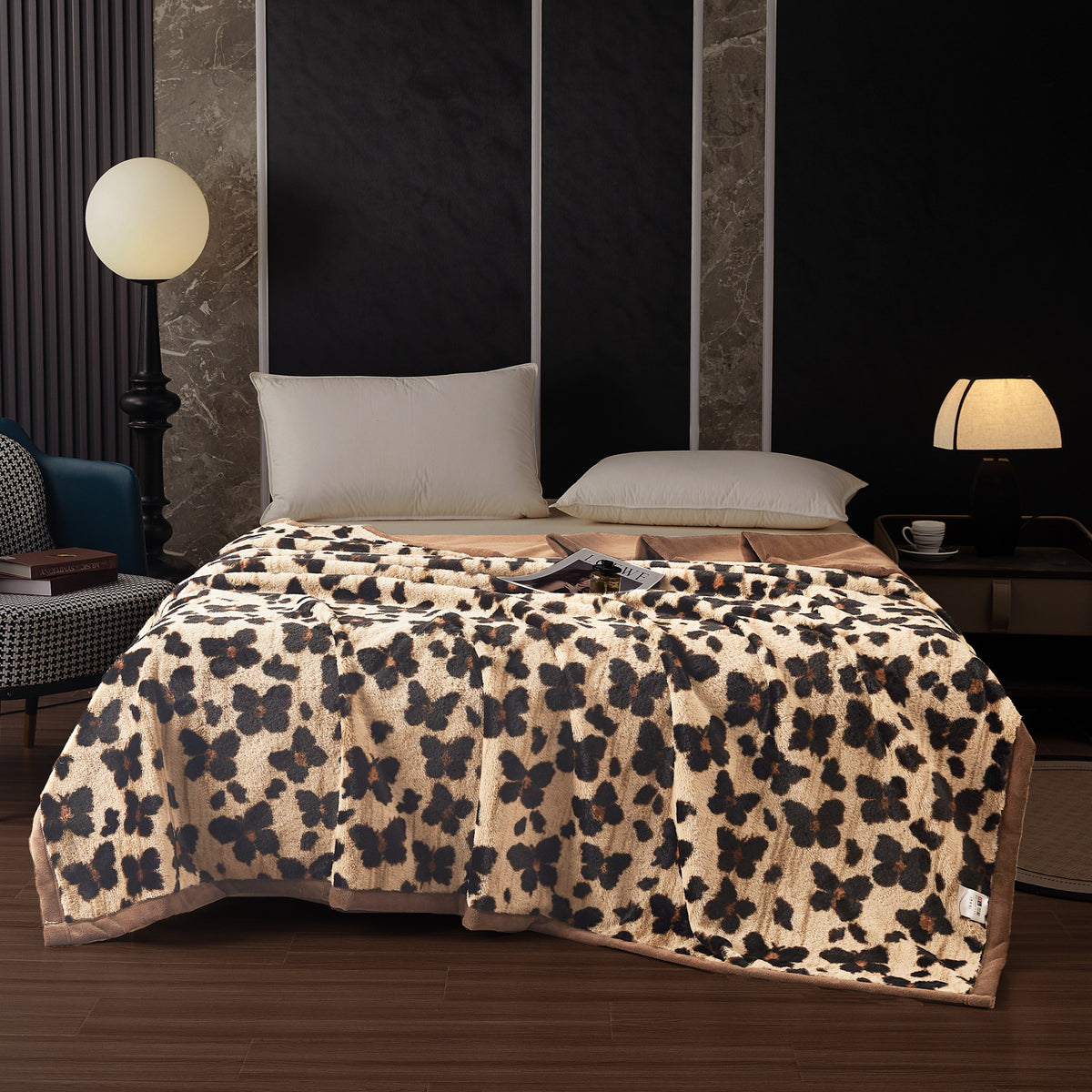 Plüsch-Mikrofaser-Fleece-Wurfdecke mit Silhouette-Blumenmuster