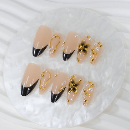 Kunstnagelset mit handgefertigten Verzierungen Brehn