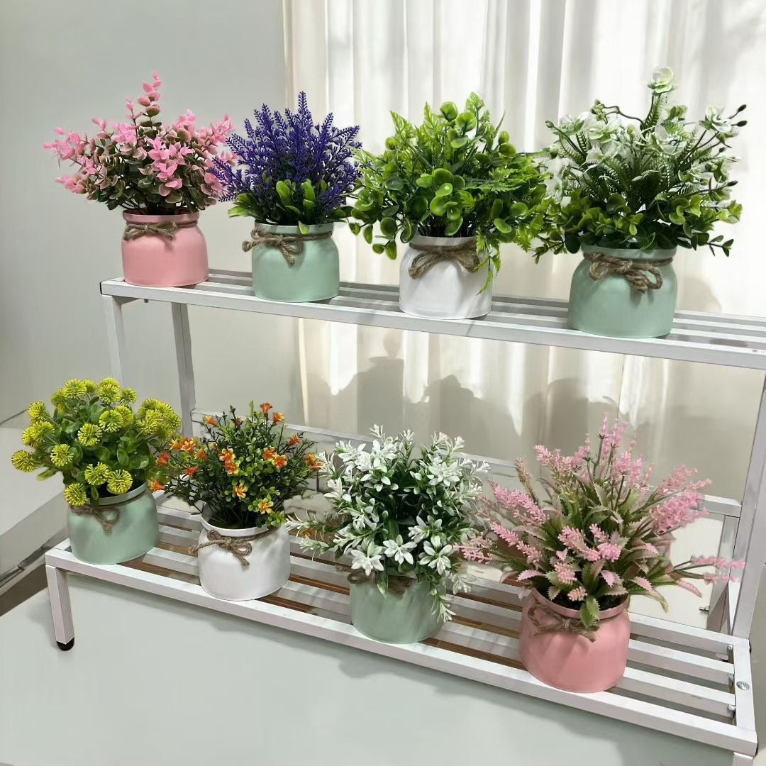 Künstlerisches Kunstblumenarrangement