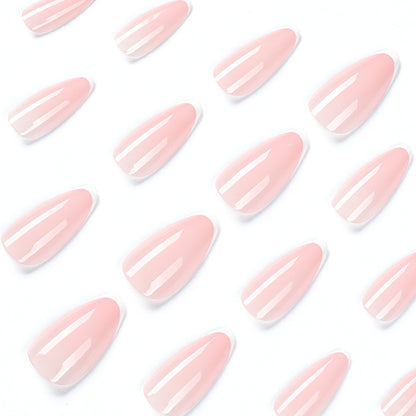 Kunstvolle Stiletto-Nägel mit elegantem French-Tip Design Brehn