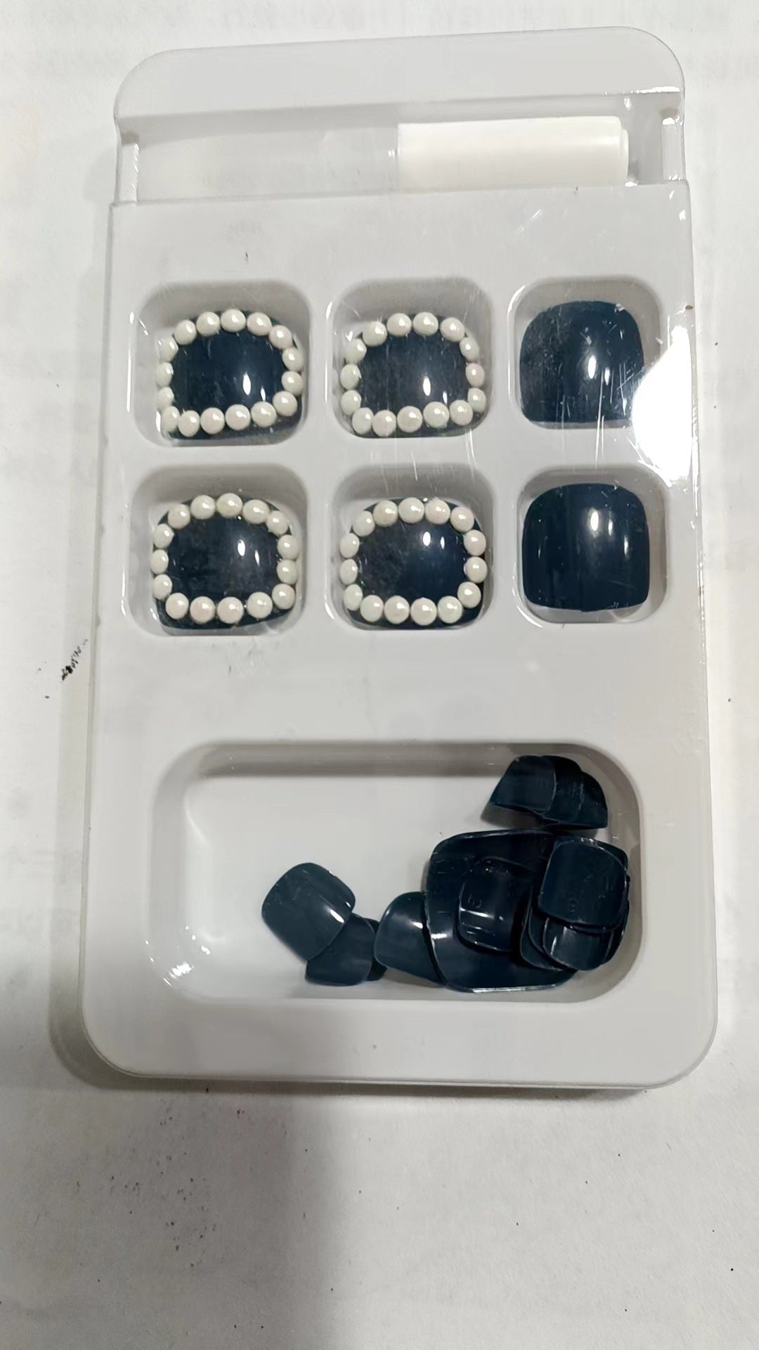 Dekorativer Druck-Nagel-Set mit Perlenakzenten Brehn