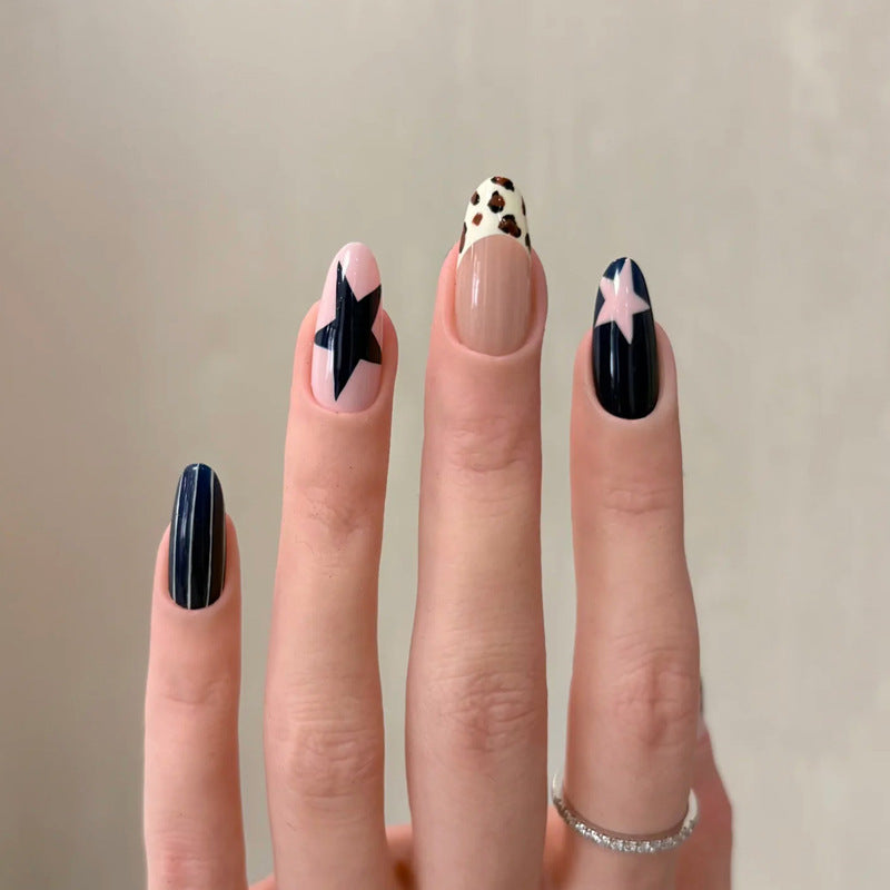 Künstlerisches Press-On-Nagelset mit einzigartigen Stern- und Tierdruckdesigns Brehn