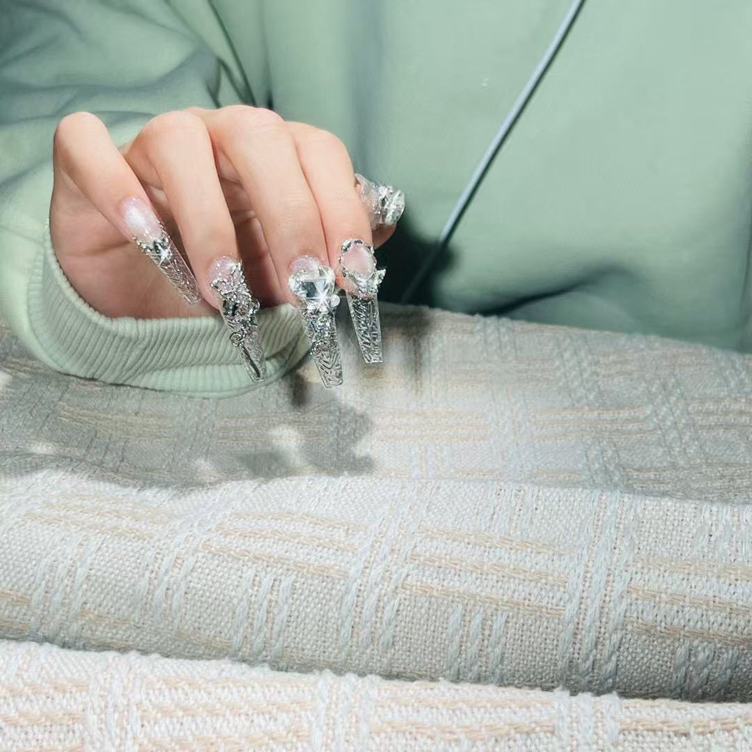 Luxus Kristall-akzentierte lange Nagelkunstverlängerungen