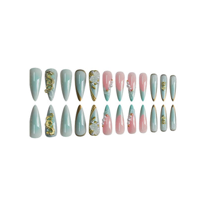 Luxuriöse Stiletto-Nagelverzierung mit floralen Akzenten Brehn