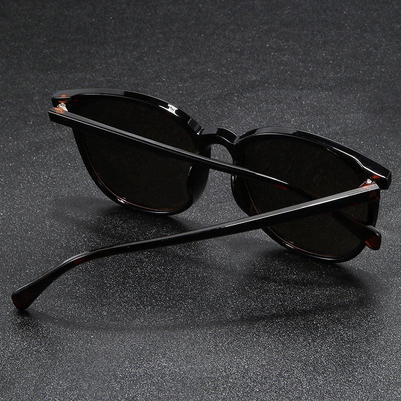 Damen modische Sonnenbrille im einzigartigen Design mit UV-Schutz Brehn