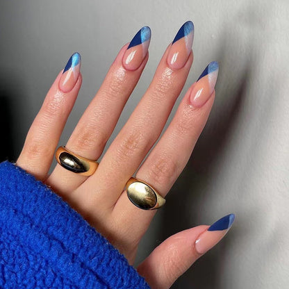Kunstvolle Nagelverlängerungen mit geometrischem Farbverlauf Brehn