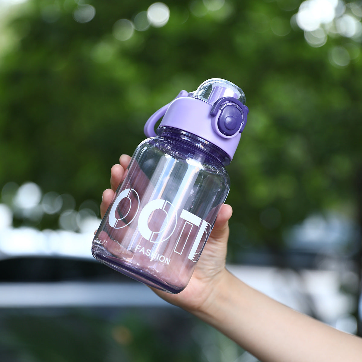 Damen transparente Sporttrinkflasche mit praktischem Aufsatz Brehn