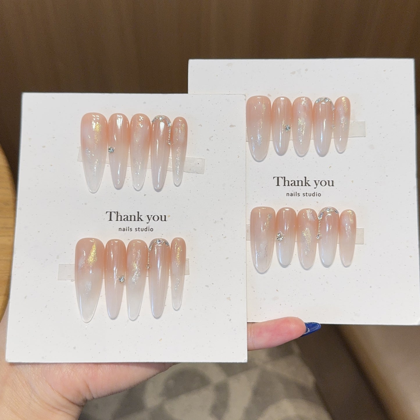 Kunstnagelset mit Eleganten Glitzerakzenten Brehn