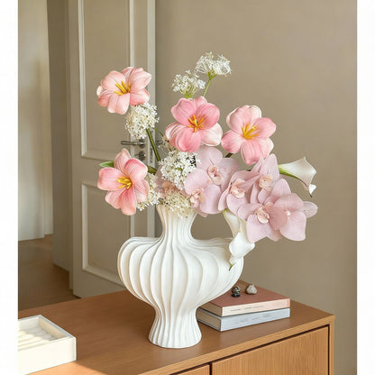 Elegante Blumenvasenarrangement für die Innenraumgestaltung