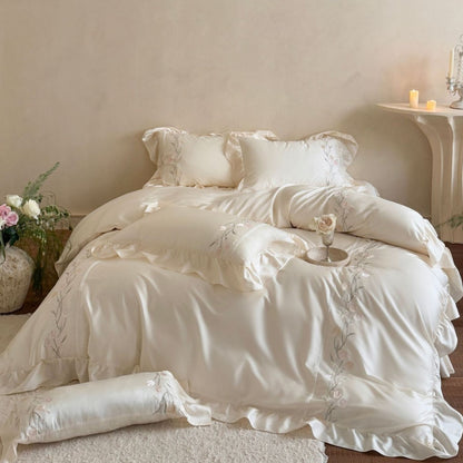 Luxuriöses Satin-Bettwäsche-Set mit Rüschen und Blumenstickerei