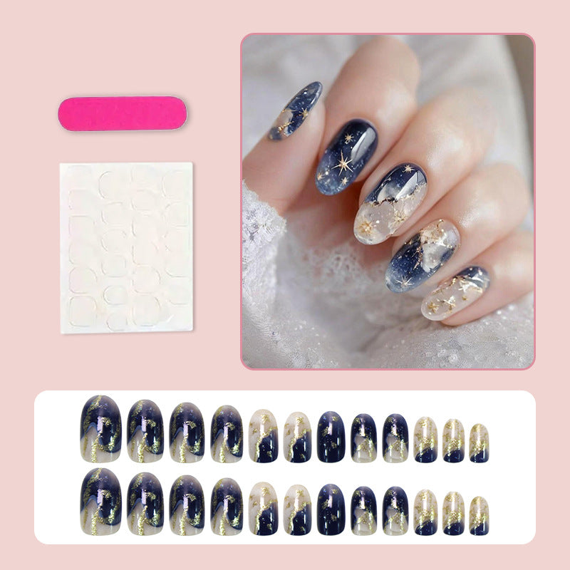 Kunstnagelset mit glamourösen Sternen- und Glitzerdetails Brehn