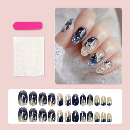 Kunstnagelset mit glamourösen Sternen- und Glitzerdetails Brehn