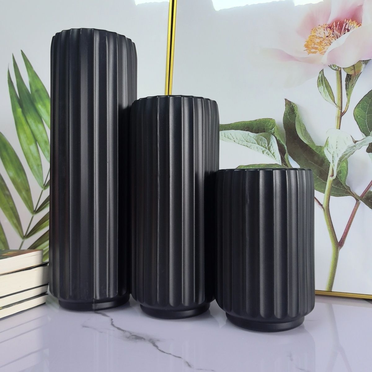 Dekorative vertikale gerippte Vase Brehn