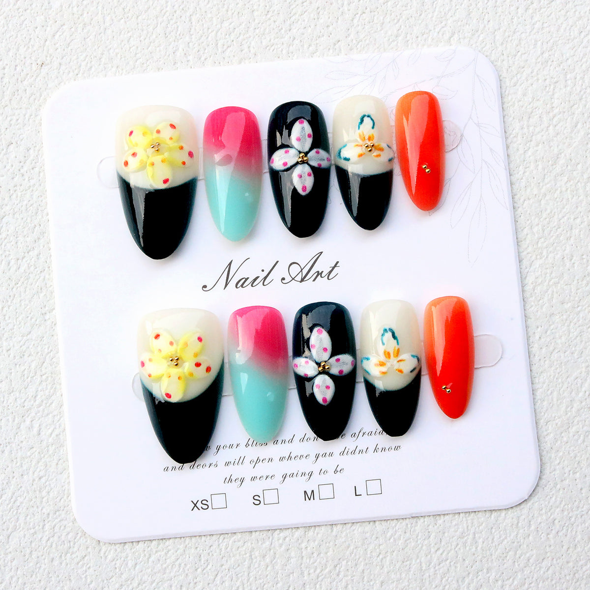 Handgemaltes florales Kunst Press-On Nagelset