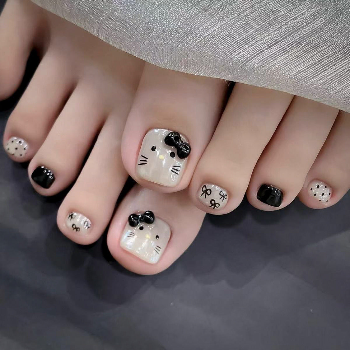 Kunstvolle Fußnagelkunst mit niedlichem Tierdesign Brehn