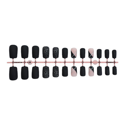 Matte Finish Press-On Nail Set mit glamourösem Schwarz und funkelnden Designs Brehn