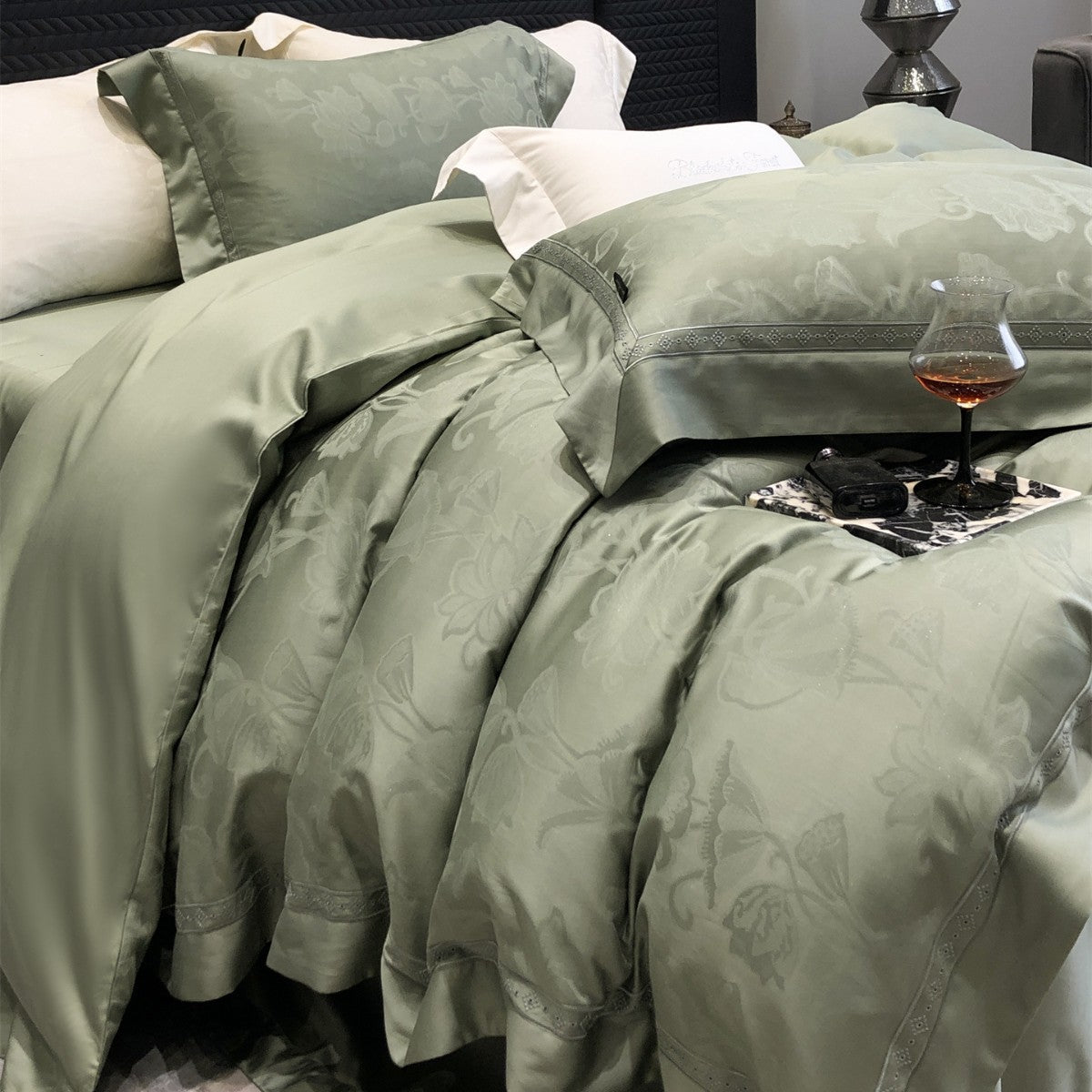 Premium Floral Jacquard Sateen Bettbezug Set mit besticktem Saum