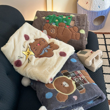 Extraweiche Mikrofleece-Wohndecke mit gesticktem Teddybär und Punkte-Motiv