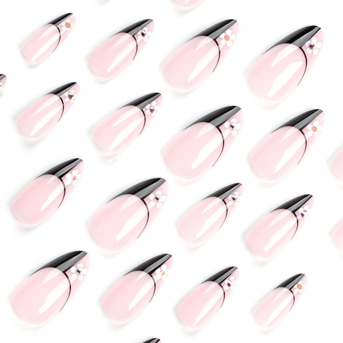 Kunstvolle Nagelkunst im eleganten Stiletto-Design Brehn