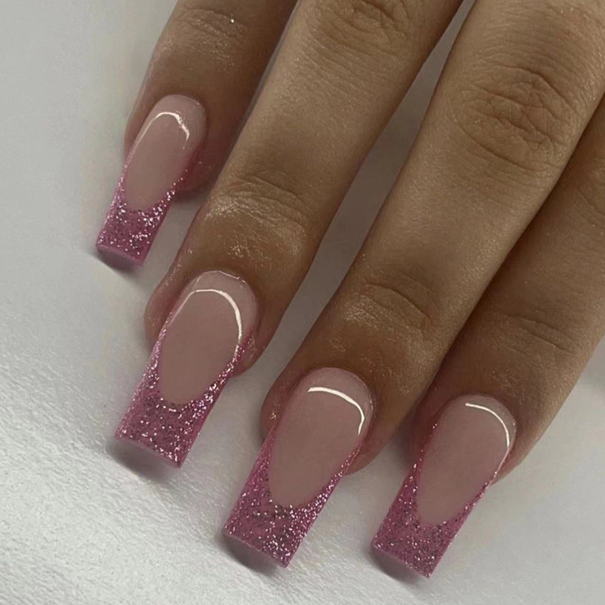 Dekorative Nagelkunst