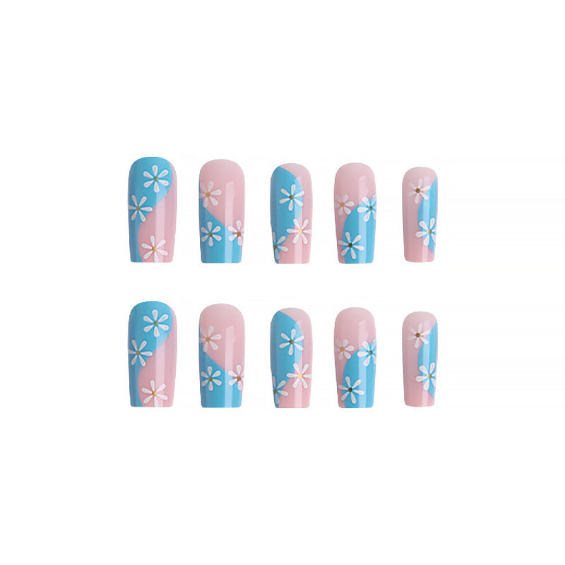Kunstnägel mit zartem Blumen-Design Brehn