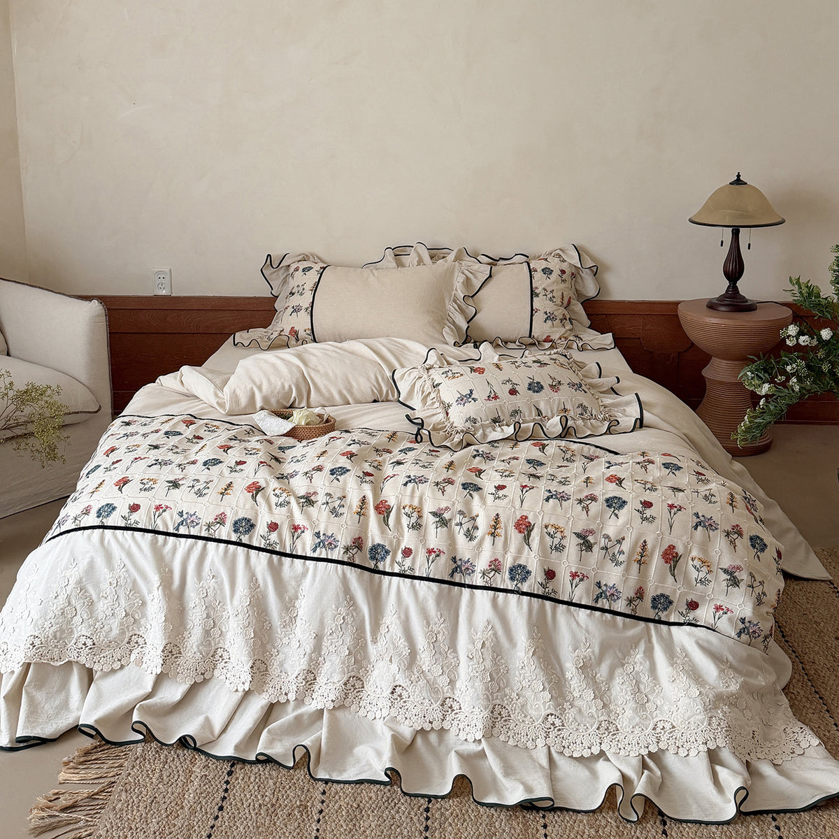 Boho-Bettwäsche-Set mit gesticktem Blumenmuster und Volantkissen Brehn