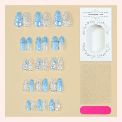 Kunstnagelset mit exquisiten 3D-Elementen und eleganten Designs Brehn